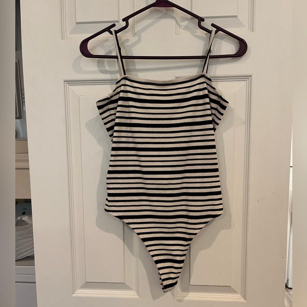Billabong body suit with open back